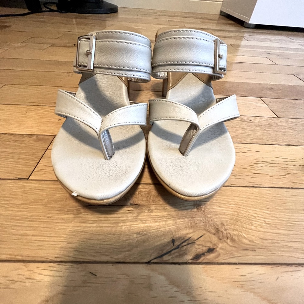 Parisian basic heels - Picture 2 of 8
